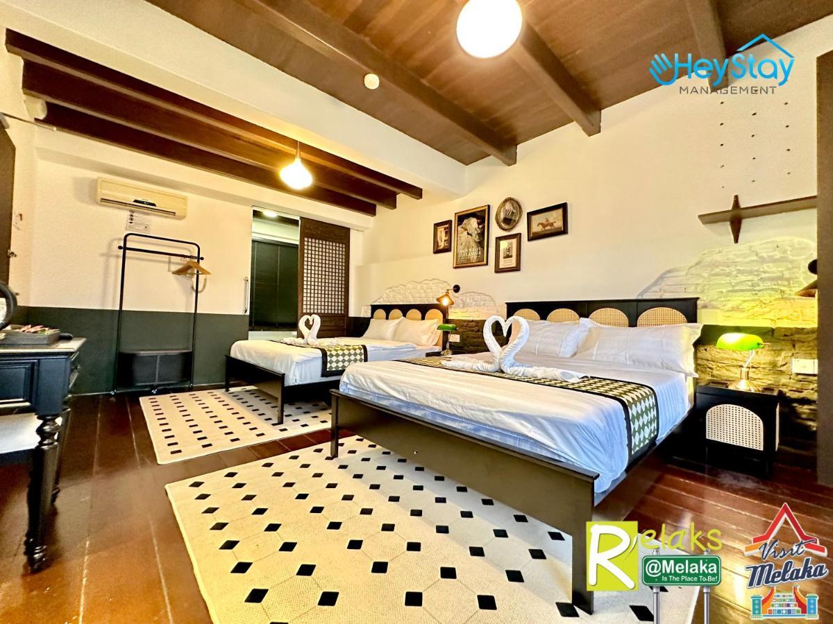 Wayfarer Guest House Jonker Street Melaka By Heystay Management Luaran gambar
